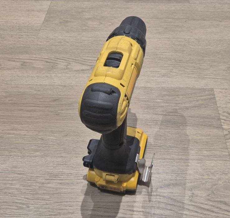 Шуруповерт Dewalt DCD 771
