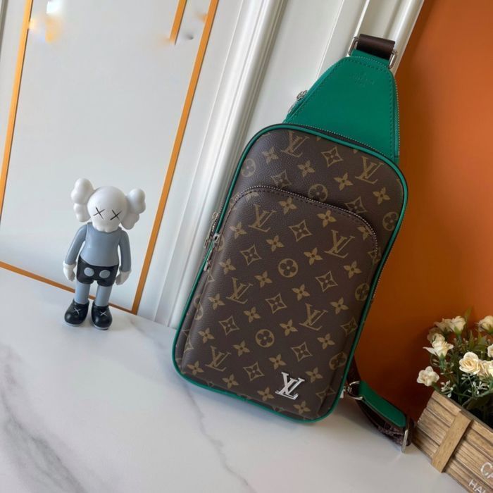 Louis Vuitton avenue коричневая сумка бананка с зеленым
