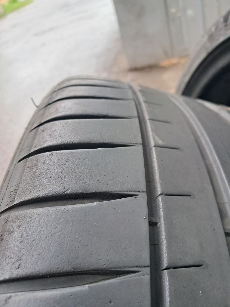 245/40/17 Michelin