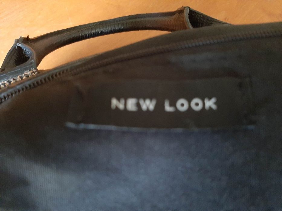 Bordowo-czarno-biały kuferek torebka New Look