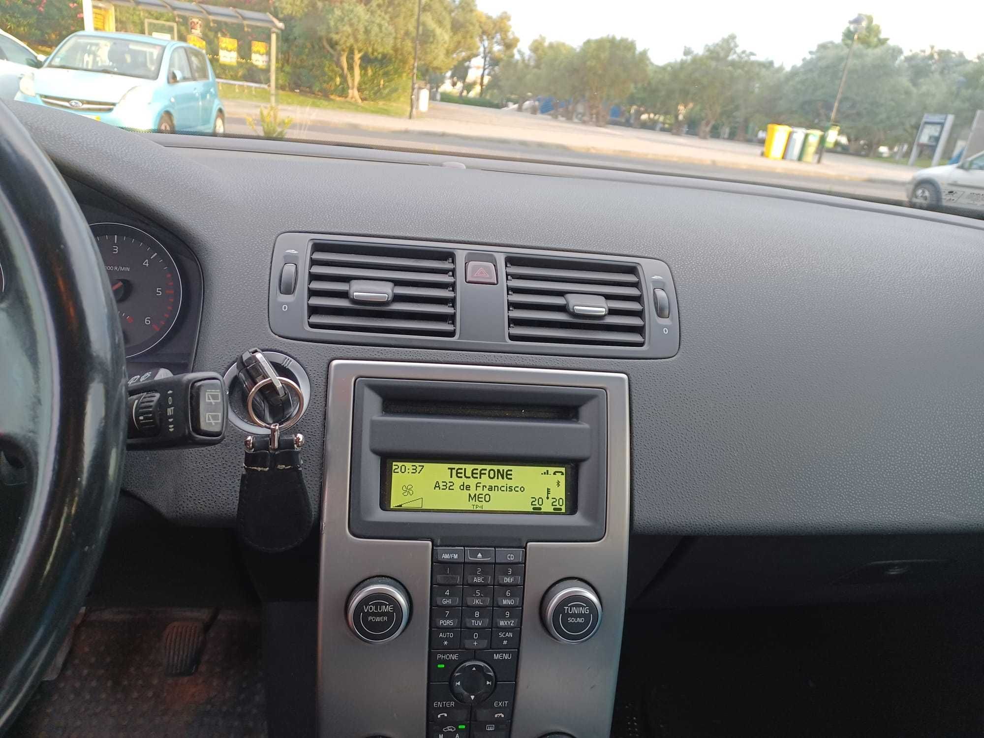Volvo V50 confiável e estimado