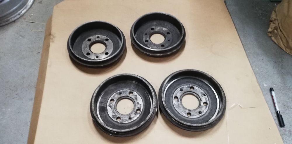 Fiat 126p bębny oryginalne FSM nowe 4 sztuki.