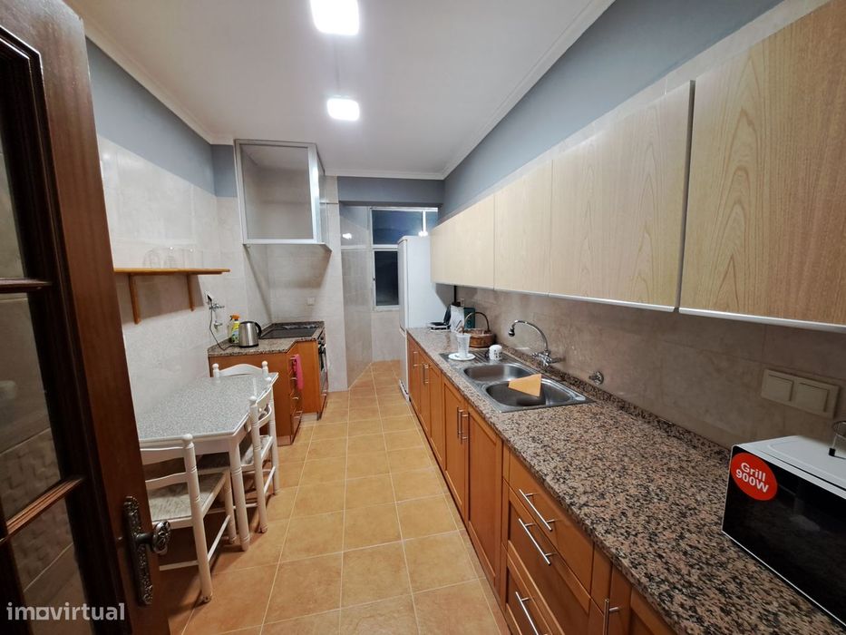 T3 com 112 m2, suite, varanda, luz natural e localização privilegiada