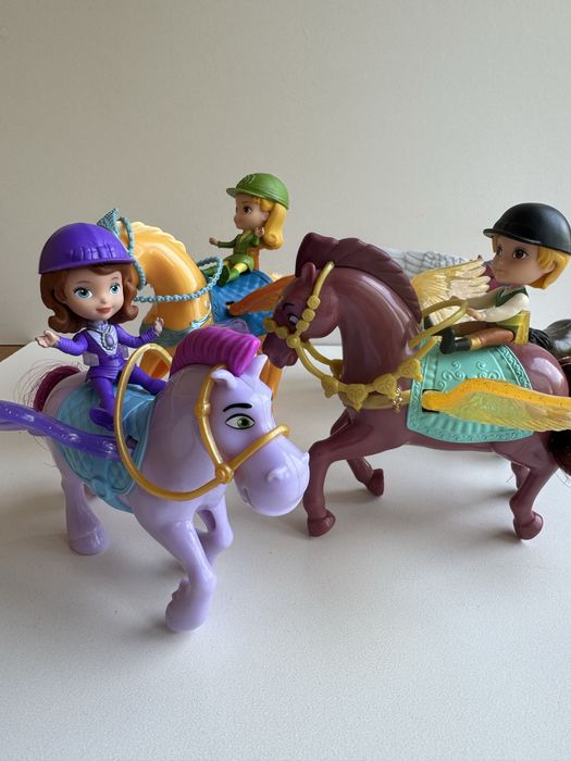 Фигурки игровые пегас и девочки наездницы Mattel