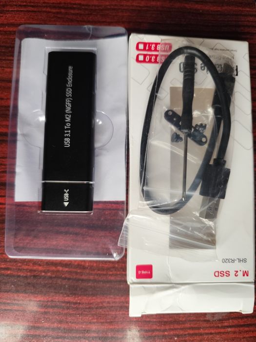 Adapter w obudowie 2w1 M.2 NVMe PCIe i M.2 SATA do USB-C 3.1