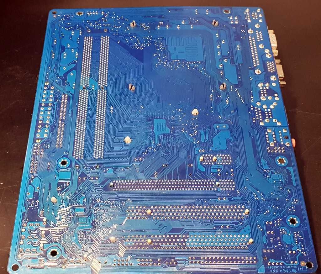Gigabyte ga g31m es2l/Intel Quad Core 9400 2.6Ghz /4GB RAM DDR2