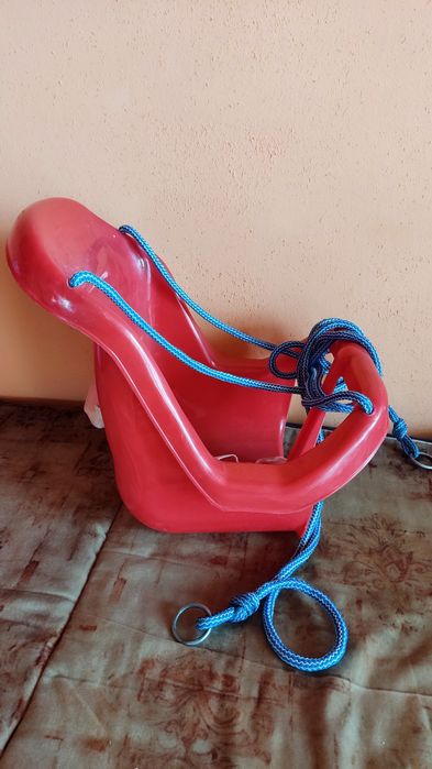 Huśtawka kubełkowa dla dziecka