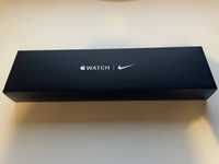 Apple Watch Nike Series 7 GPS + Cellular 41mm Alumínio Midnight