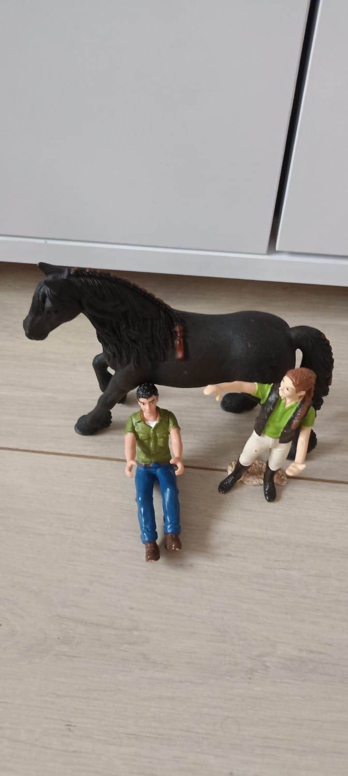 SCHLEICH 42346 Pickup z koniem i przyczepą