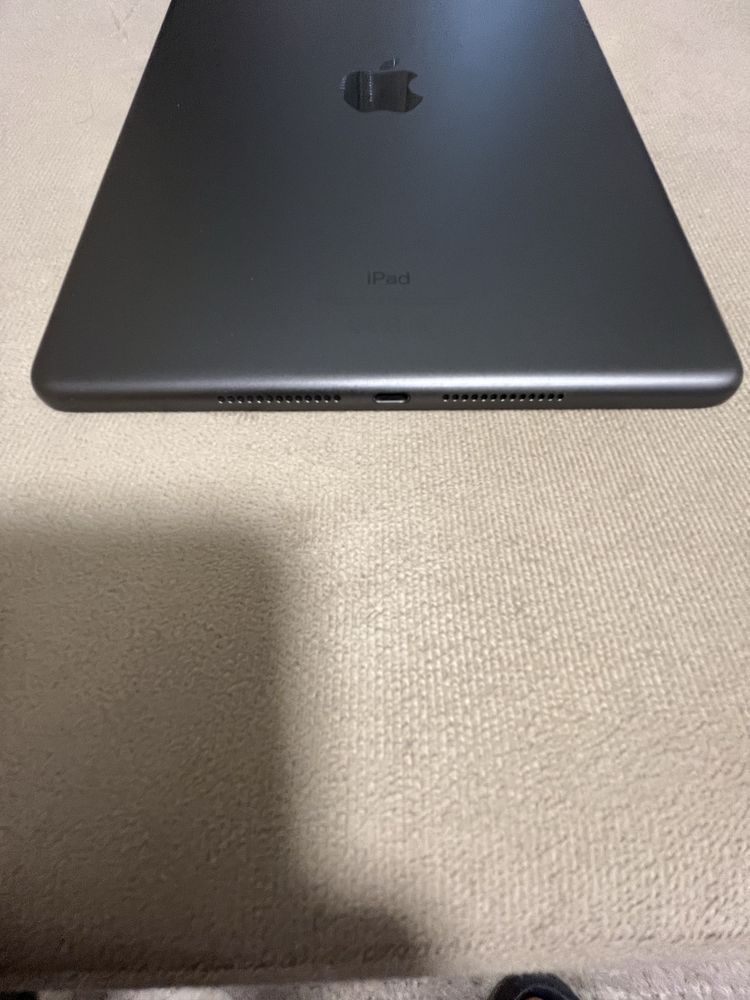 Планшет Apple iPad Wi-Fi 64 Gb , 9 покоління