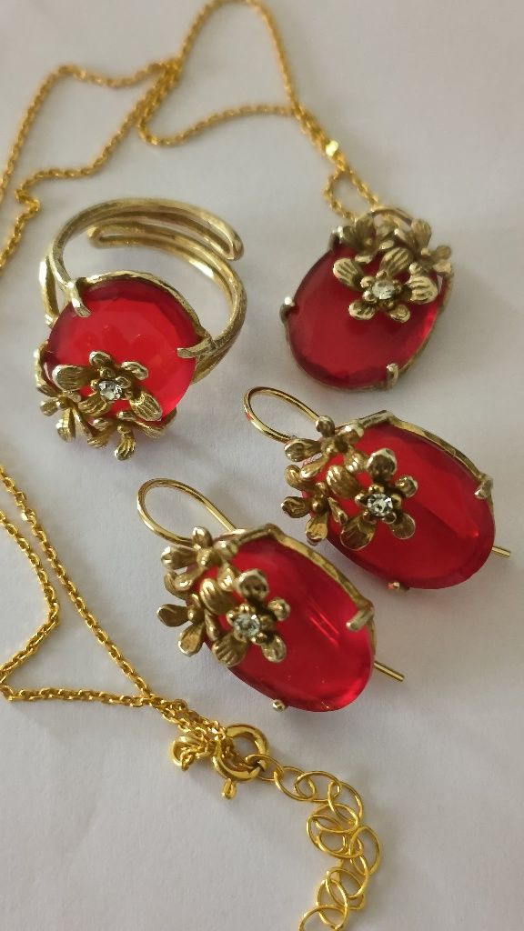 Conjunto de jóias, anel, brincos e colar
