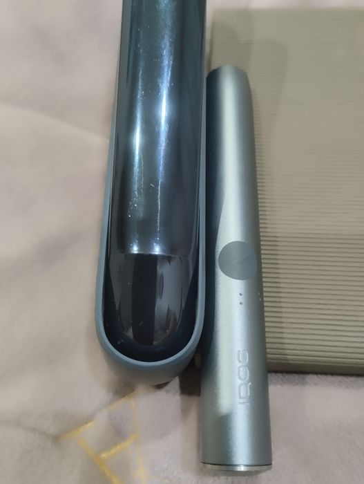 Продам зарядний пристрій майже новий