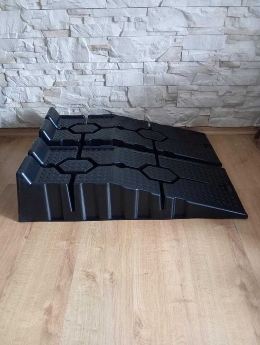 Najazdy samochodowe 2 sztuki