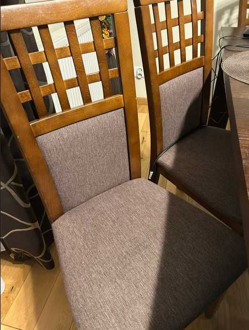 Drewniane krzesła komplet