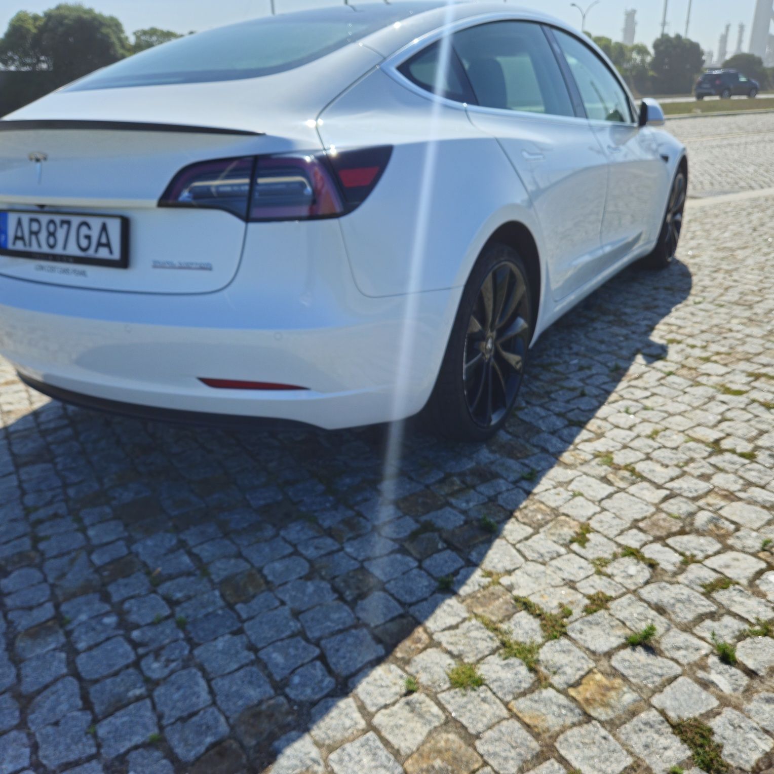 Tesla model 3 performance