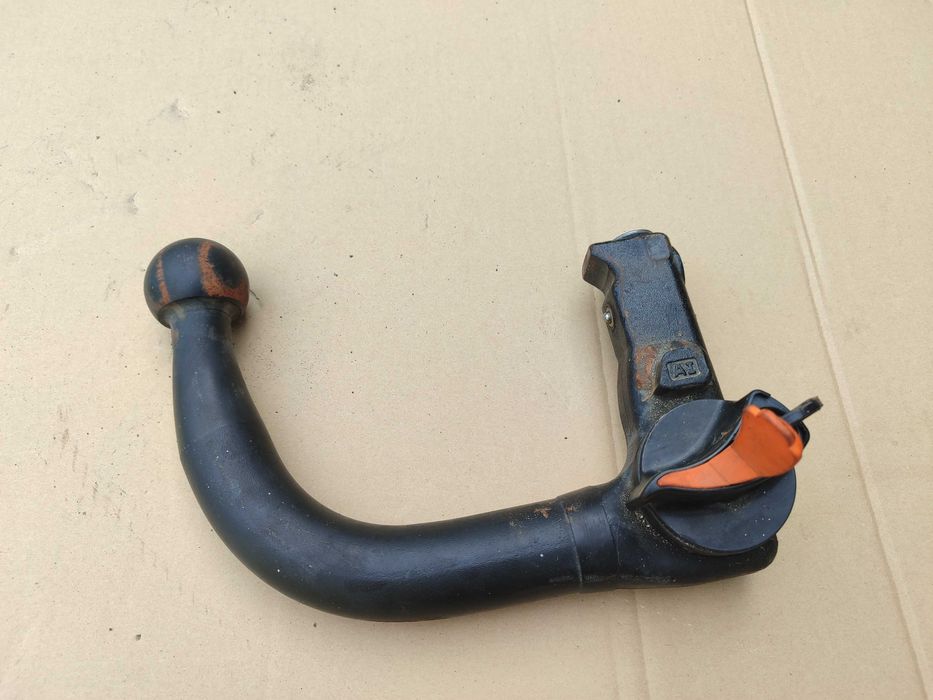 AUDI A4 B7 Sedan Oryginalny HAK Kula