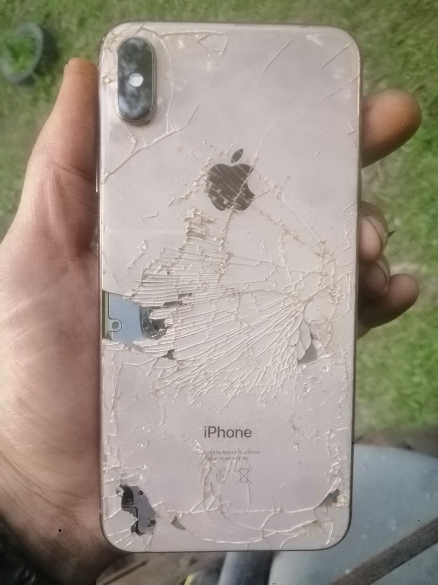 IPhone Xs max на запчастини