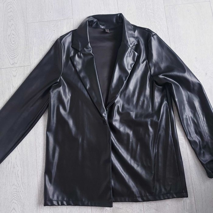 Піджак з екошкіри