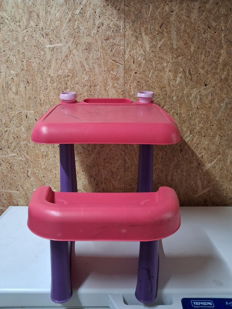 Mesa estudo e brincar de criança