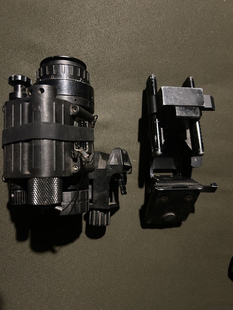 PVS 14 3 gen,  фірми agm зелений фосфор