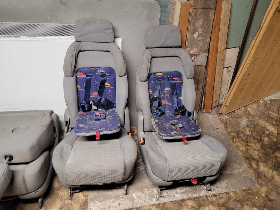 Fotele dziecięce z bocznymi uchwytami na głowę SHARAN GALAXY ALHAMBRA