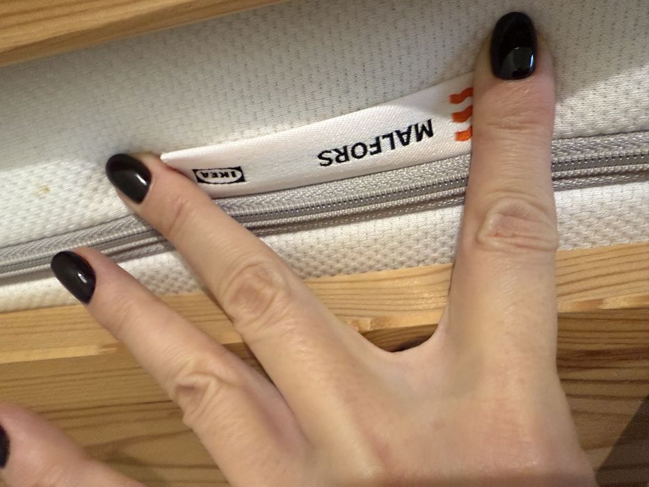 Двоповерхове ліжко Ikea з матрасами