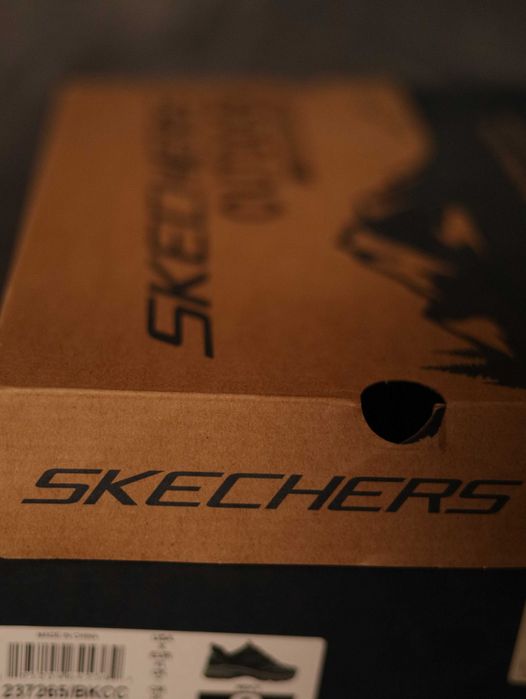 Осень зима кроссовки 39 размер Skechers, водонепроницаемые.