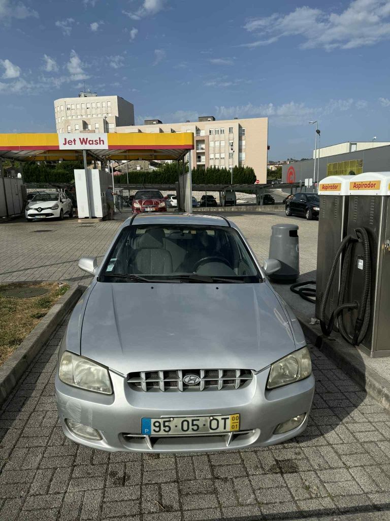 Hyundat accent 2000