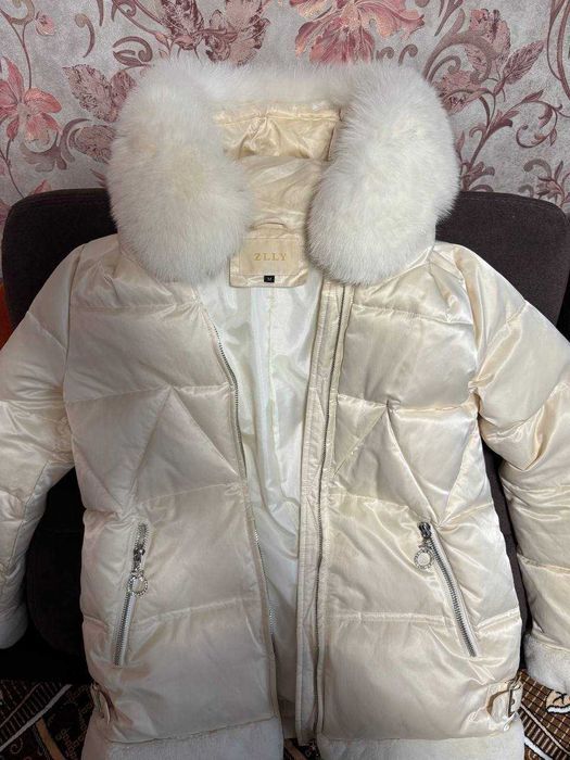 Біла жіноча куртка ZLLY