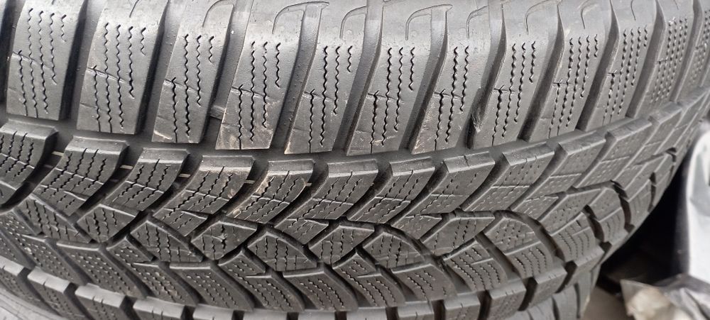 Goodyear 225 55 r17 4шт 2шт шини зимові б'у резина з Європи