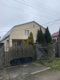 Продаж двоповерхового будинку в передмісті Львова