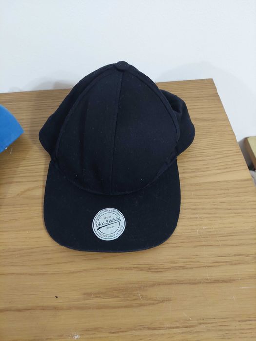Boné / Cap Lightning Bolt e H&M