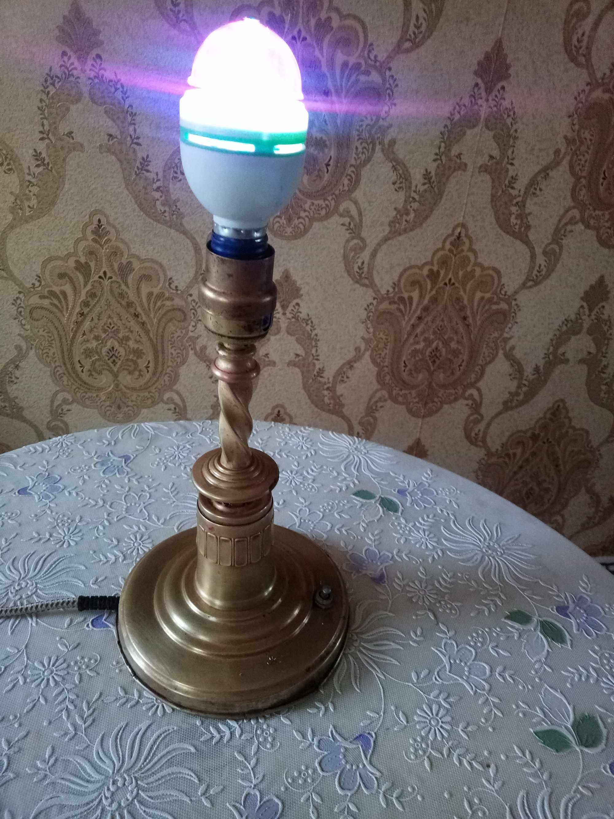 Медная настольная лампа ручного производства до 1917 года.