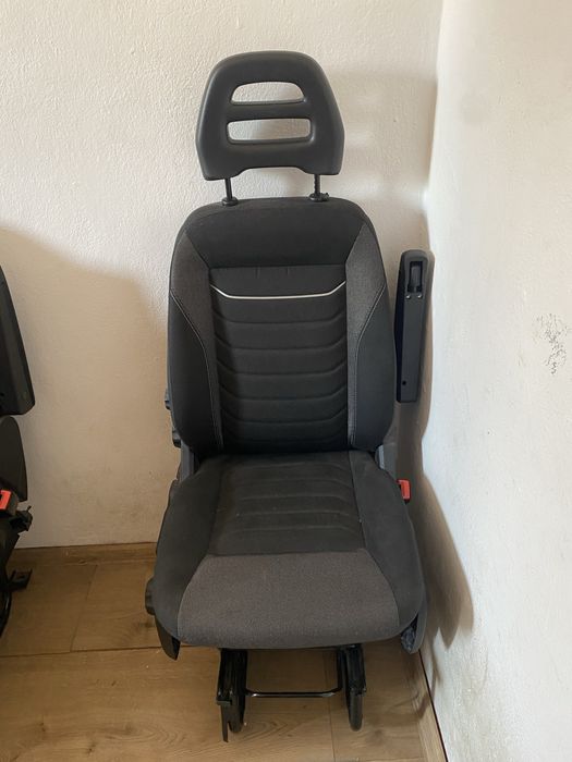 Fotele x2 do Iveco Daily 2023 stan doskonały
