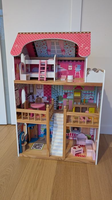 Duży domek dla lalek
