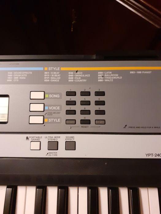 Yamaha YPT-240 teclado