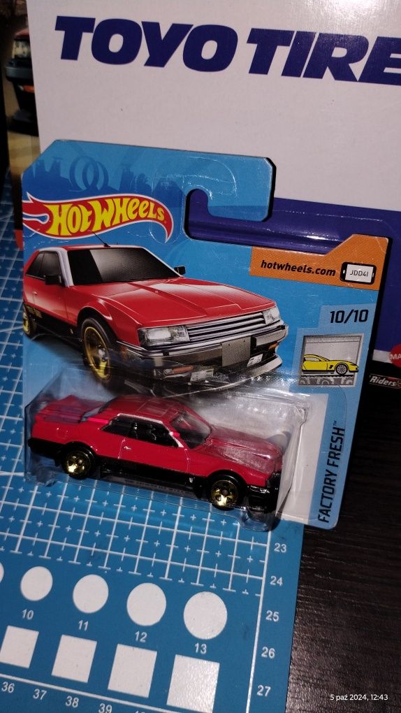 Hot Wheels 82 Nissan Skyline R30