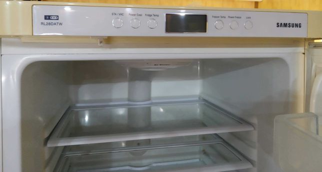 Продам холодильник 13.500р.