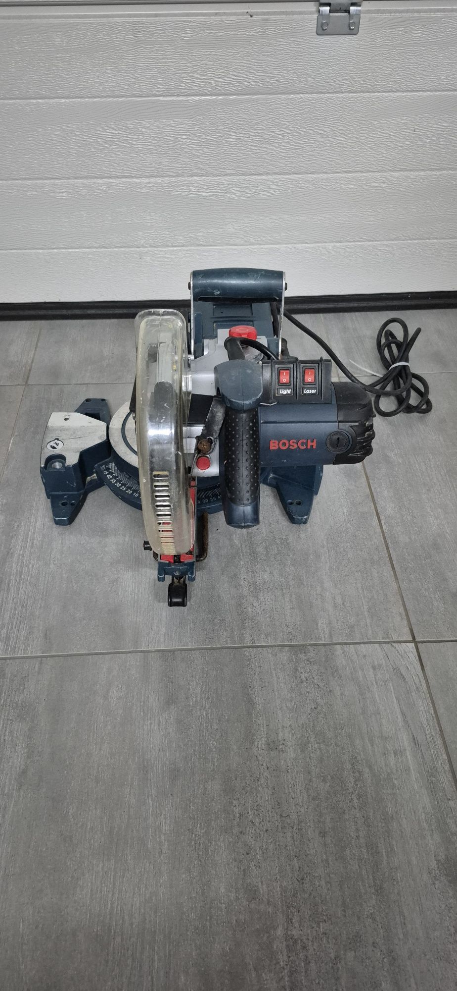 Piła ukosowa ukośnica pilarka bosch GCM 8S laserowa 1400W