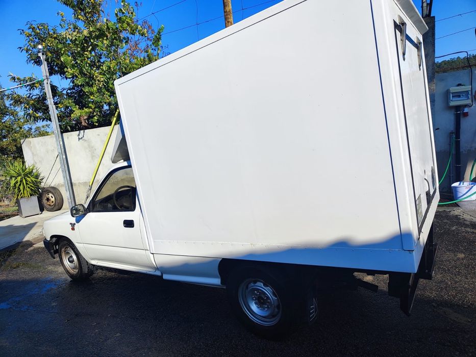 Toyota hilux 2.4d C/ arca Frigorífica