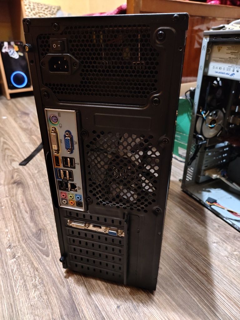 Компьютер fx-8300 ddr3 4*4