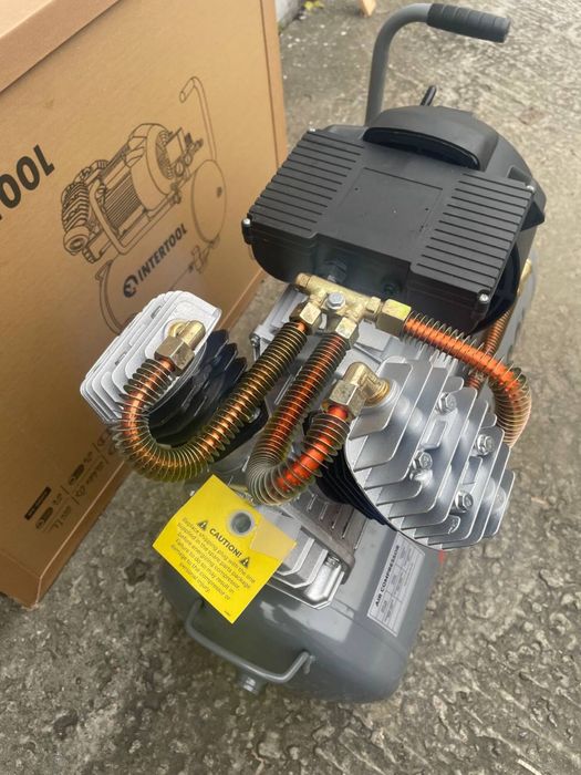 Компресор INTERTOOL PT-0007 50 л, 3,0 кВт, 220 В, 10 атм, 420 л/мин