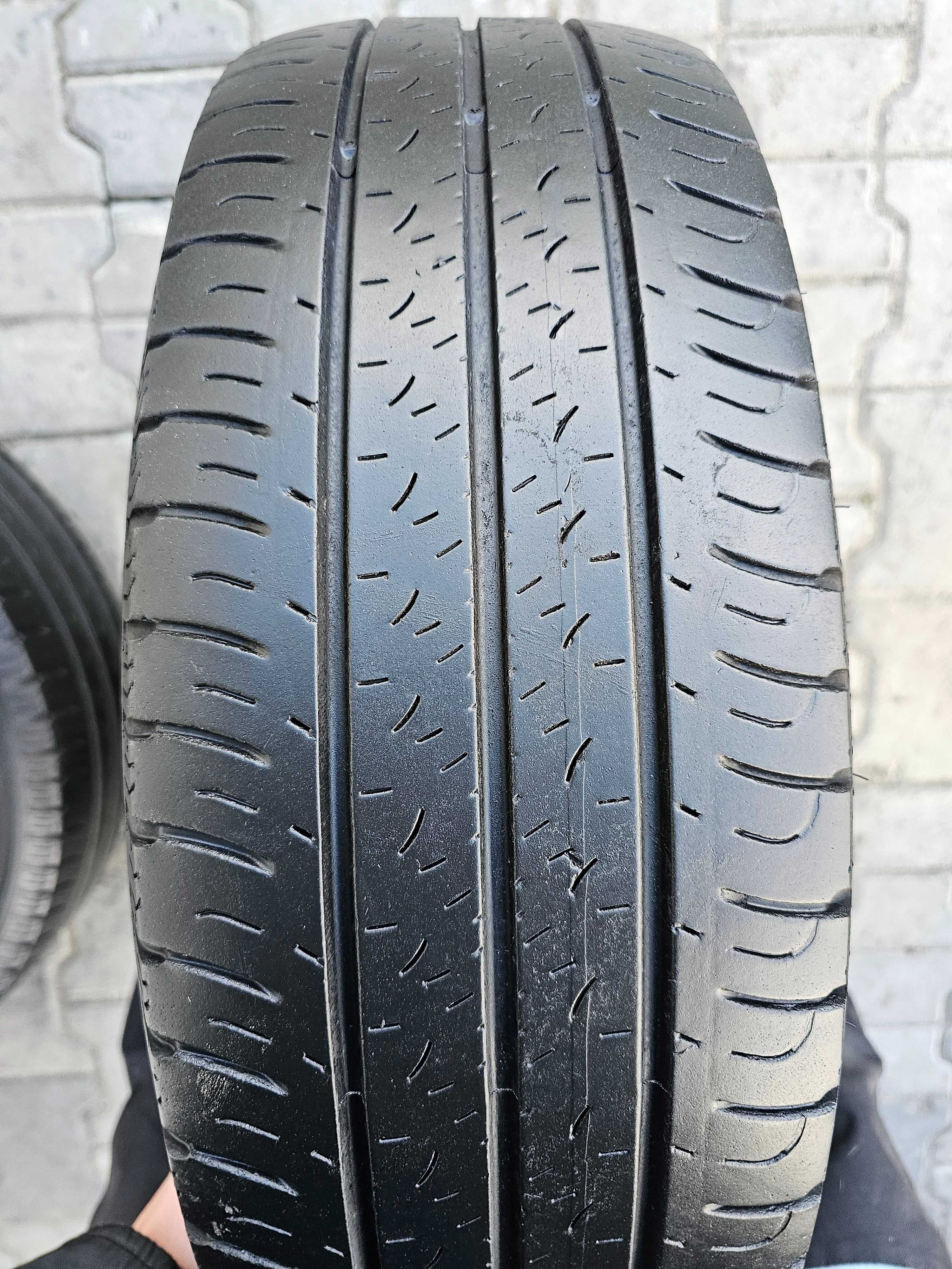 Lato Goodyear 205/65 R16C
