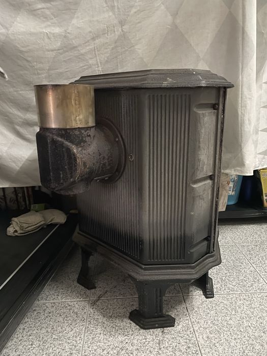 Salamandra a lenha, ferro fundido, alba