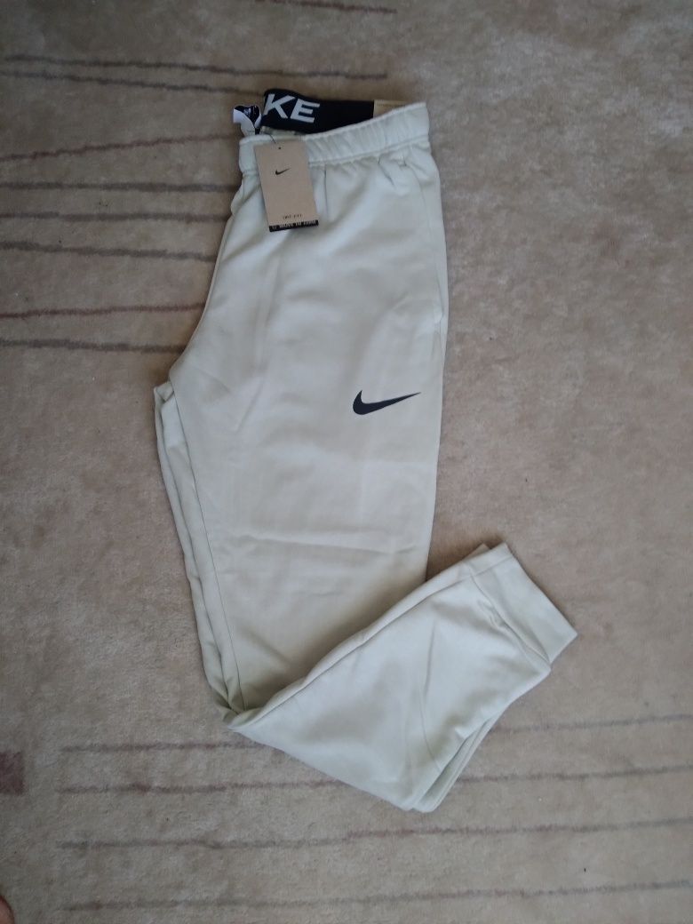 Spodnie dresowe Nike Taper r. L