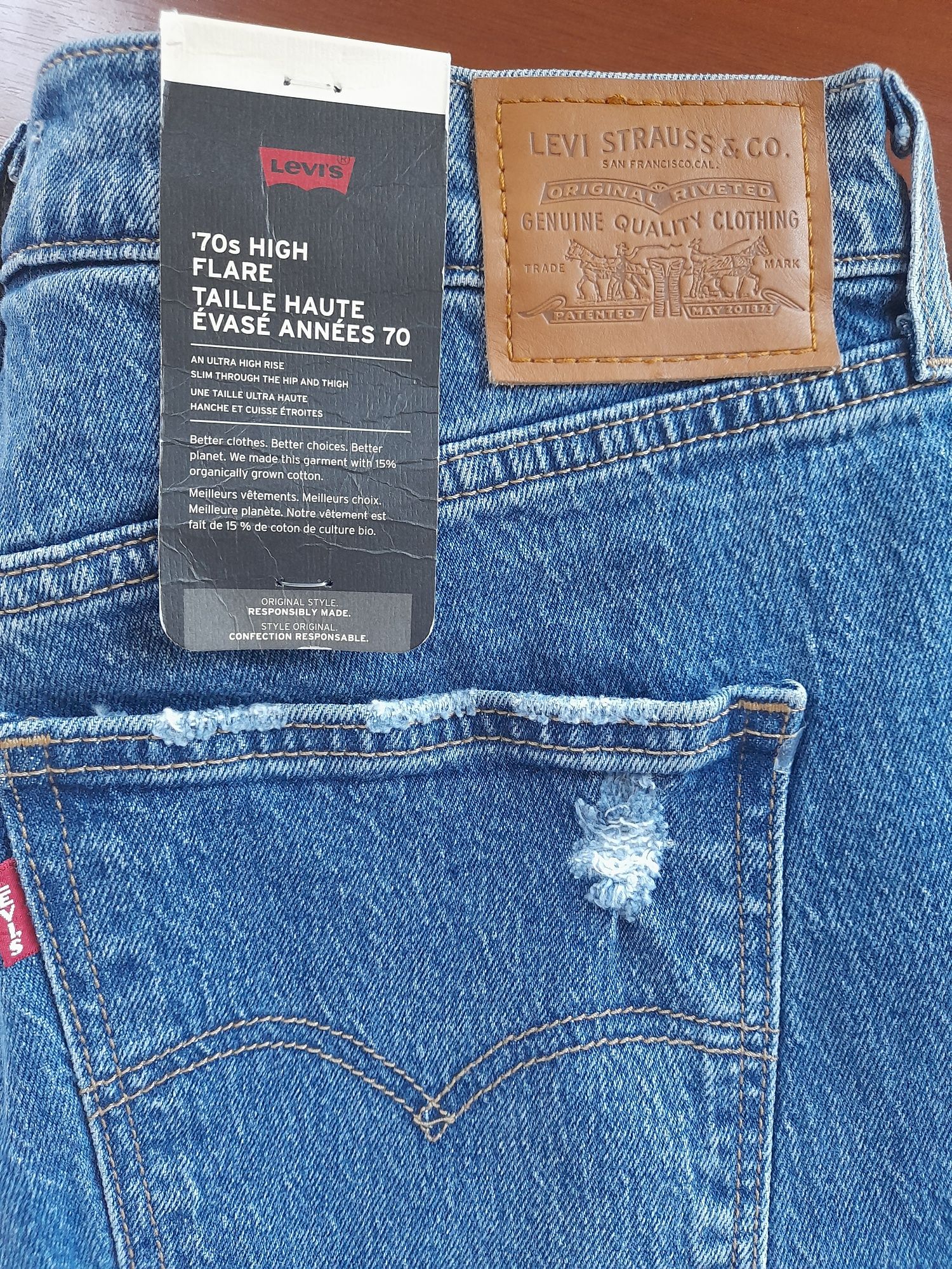 Нові джинси кльош фірми Levi's, 33/32 розмір