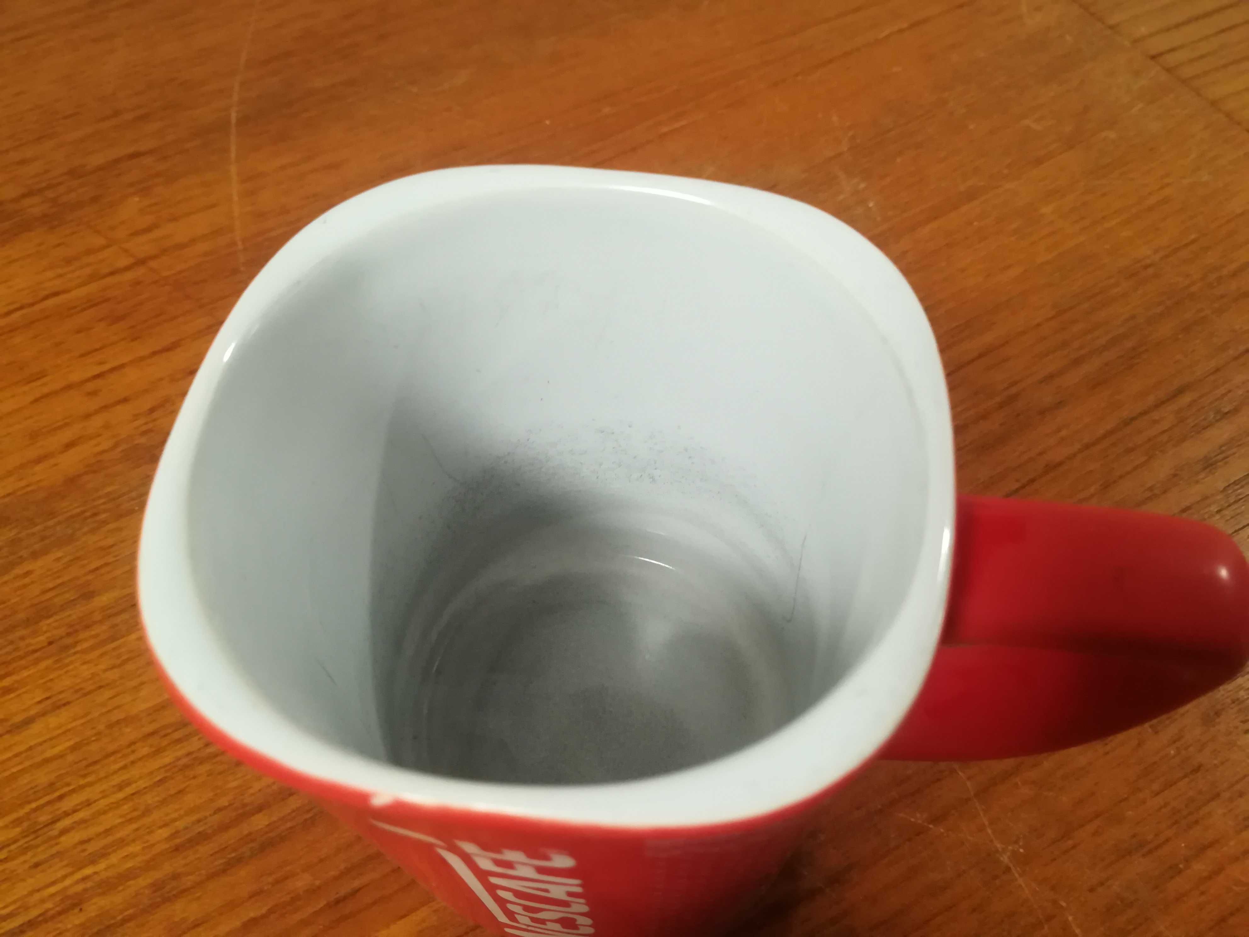 Kubek NESCAFE, zima