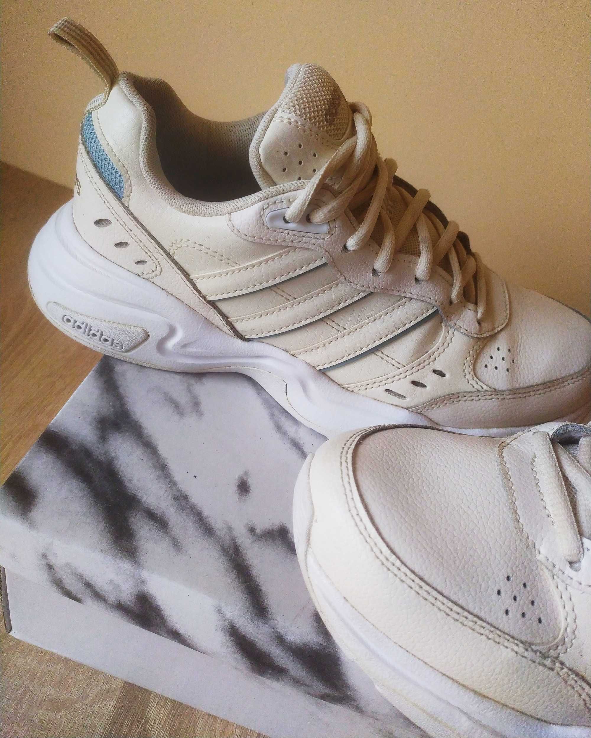 Kremowe skórzane sneakersy ADIDAS Strutter, rozmiar 40 /wkładka 25 cm.