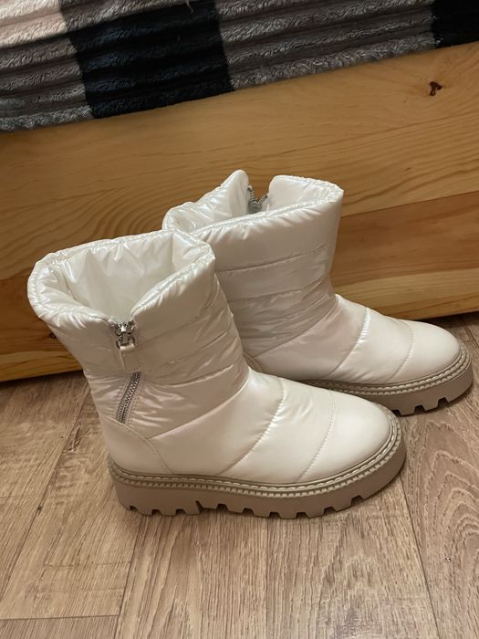 Зимове жіноче взуття