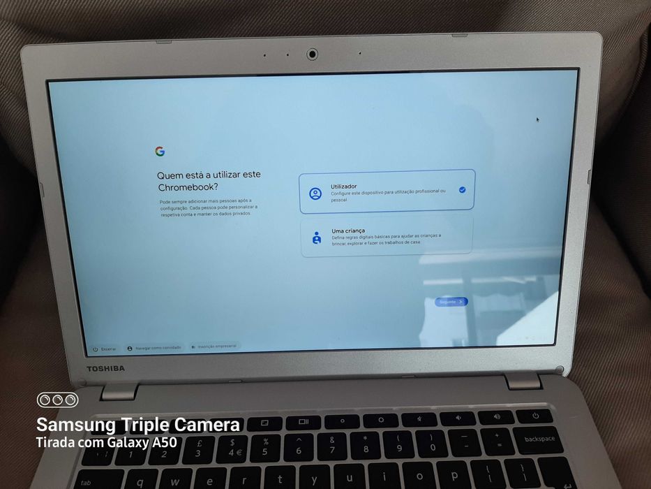 Toshiba Chromebook CB30 B104 com Chrome OS